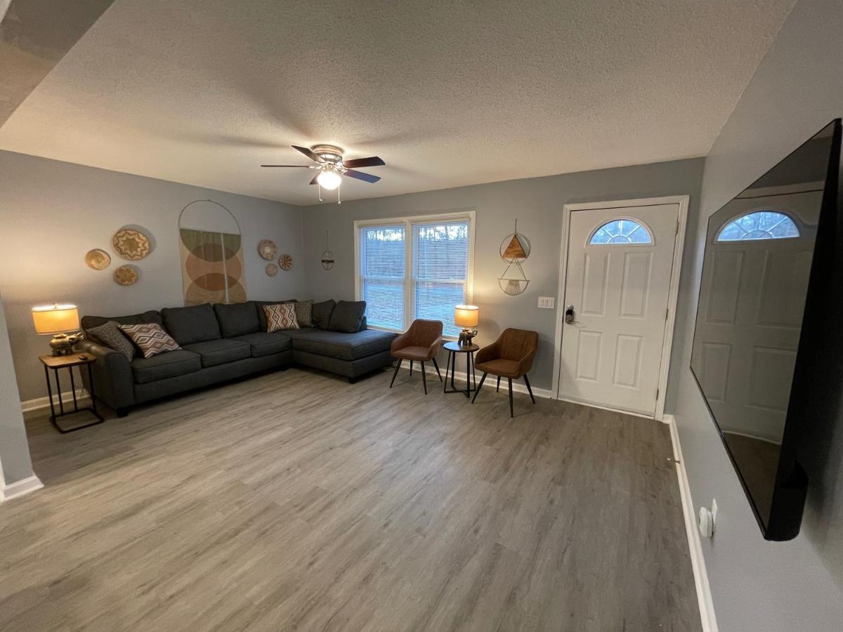 Remodeled Cottage With Sunroom مانشستر المظهر الخارجي الصورة
