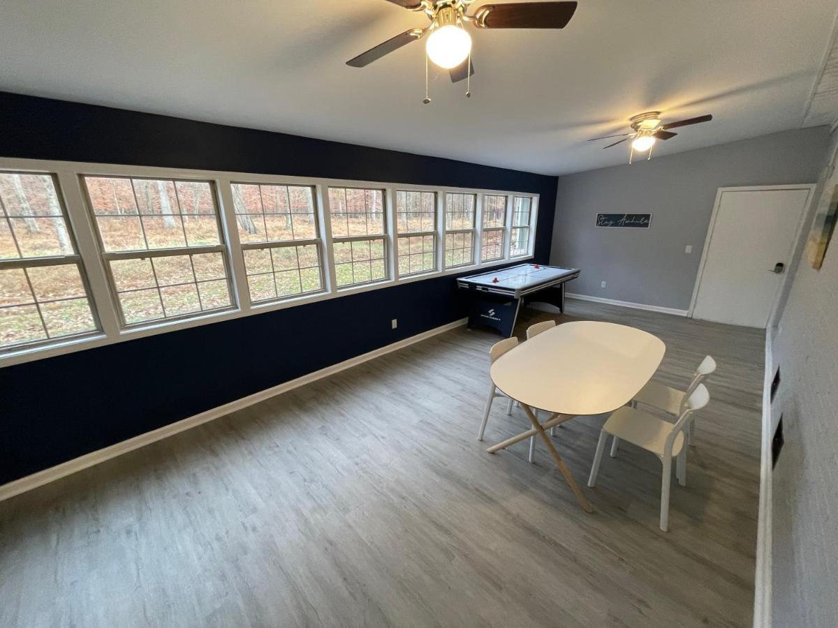 Remodeled Cottage With Sunroom مانشستر المظهر الخارجي الصورة